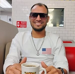 Meet your Posher, Jose